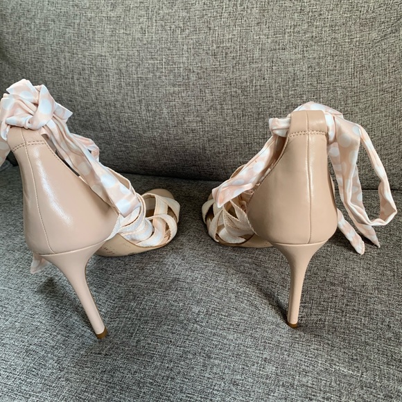 Gianni Bini Abrianna nude/white lace up heels 9.5 - Picture 5 of 8